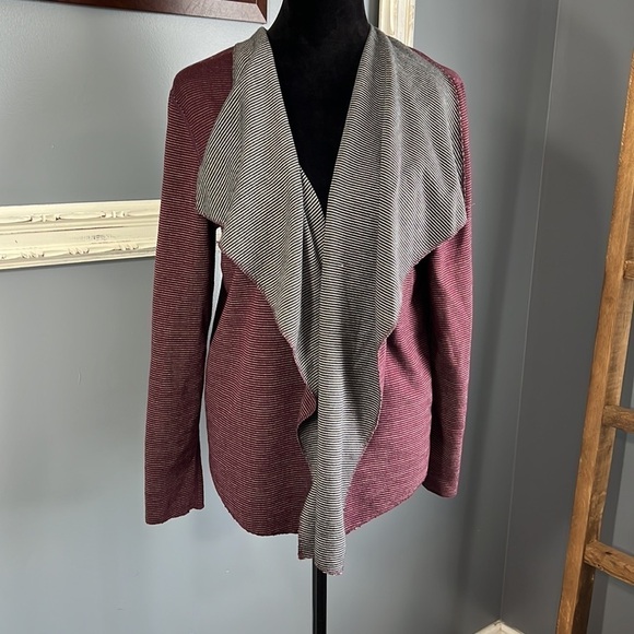 Weekends Chico’s Waterfall Open Front Cardigan Maroon Striped Sz 2 Lagenlook - Picture 2 of 8